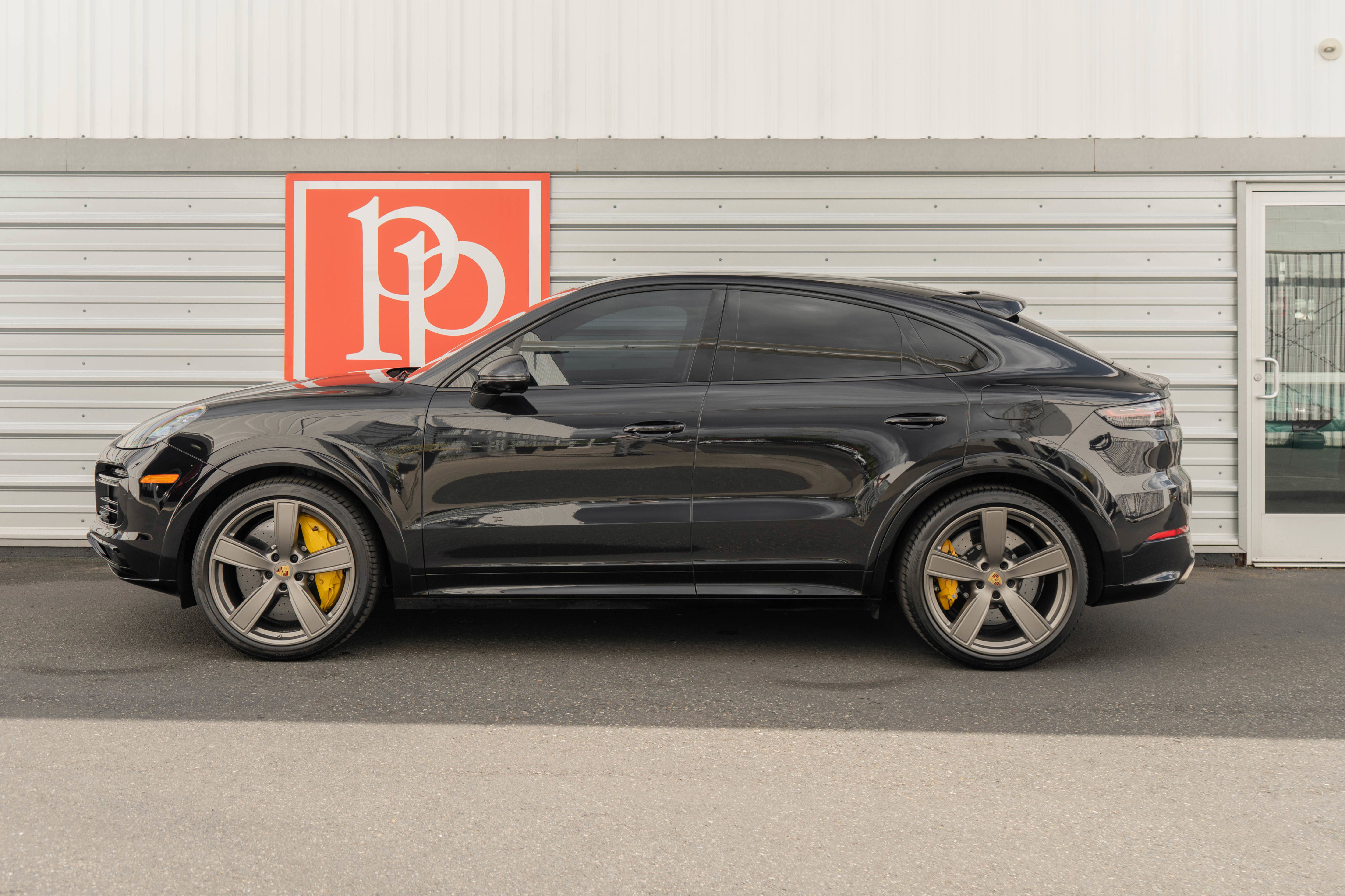 Used 2022 Porsche Cayenne Turbo S AWD/4WD image 40
