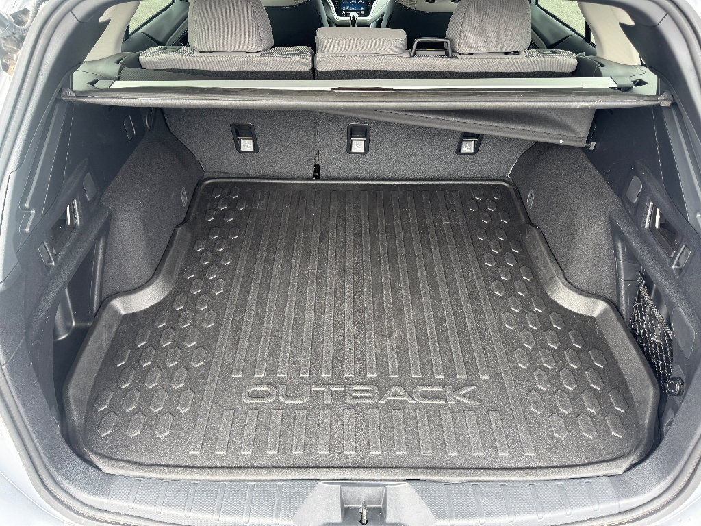 Used 2022 Subaru Outback Premium image 15