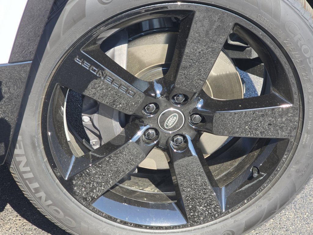 Used 2025 Land Rover Defender 110 X-Dynamic SE image 45