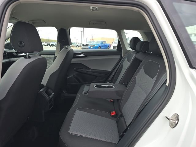 Used 2022 Volkswagen Taos S image 15