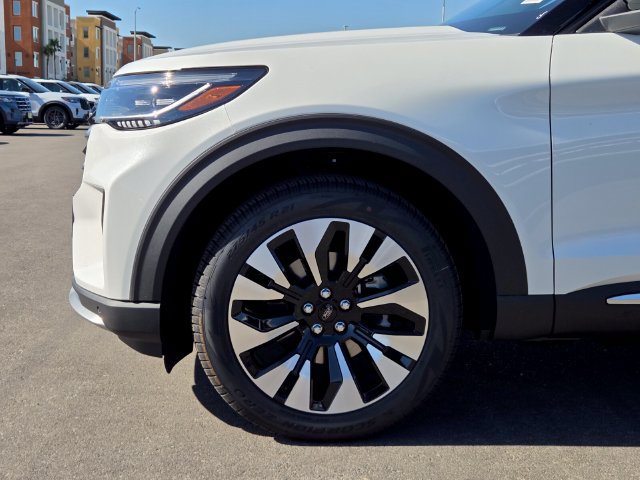 New 2026 Ford Explorer Platinum w/ LUX Leather Package AWD/4WD image 5