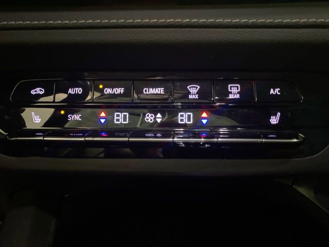 Used 2021 Buick Envision Essence w/ Technology Package I image 33