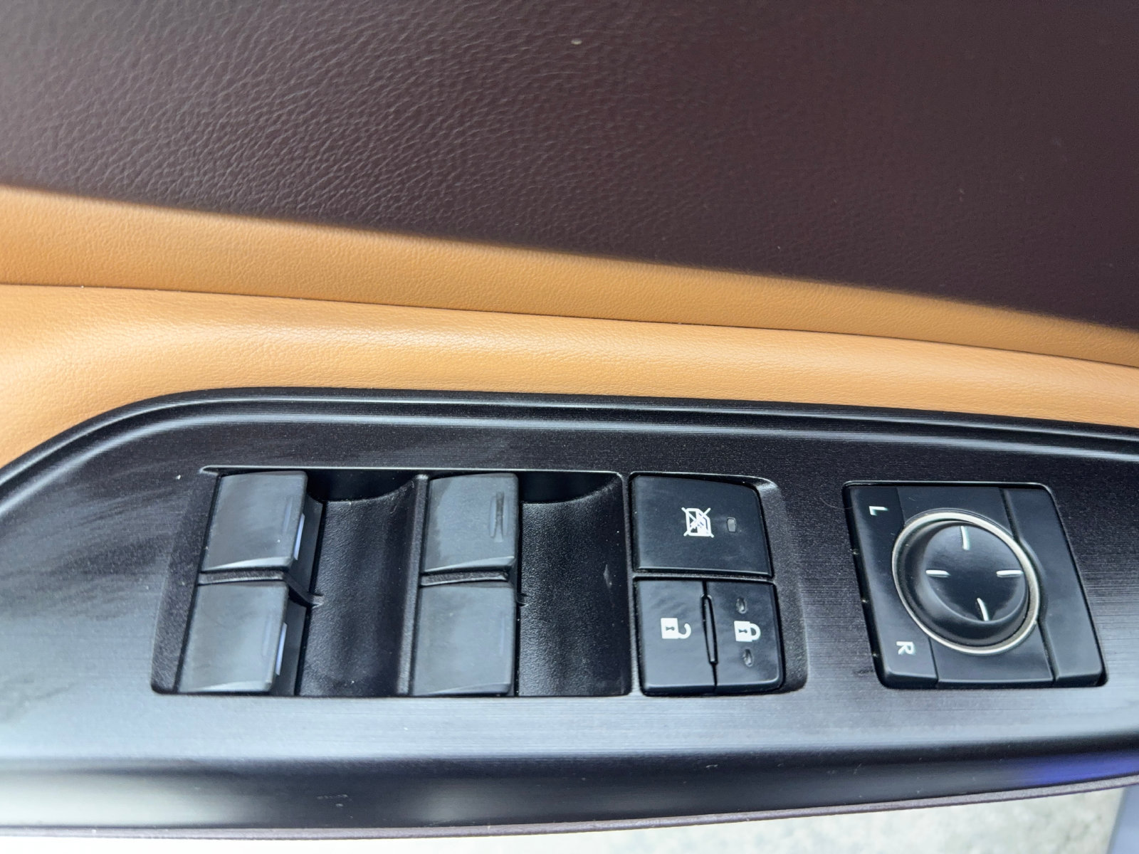 Used 2019 Lexus ES 300h w/ Premium Package FWD image 30