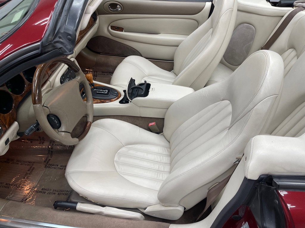 Used 1999 Jaguar XK8 image 22