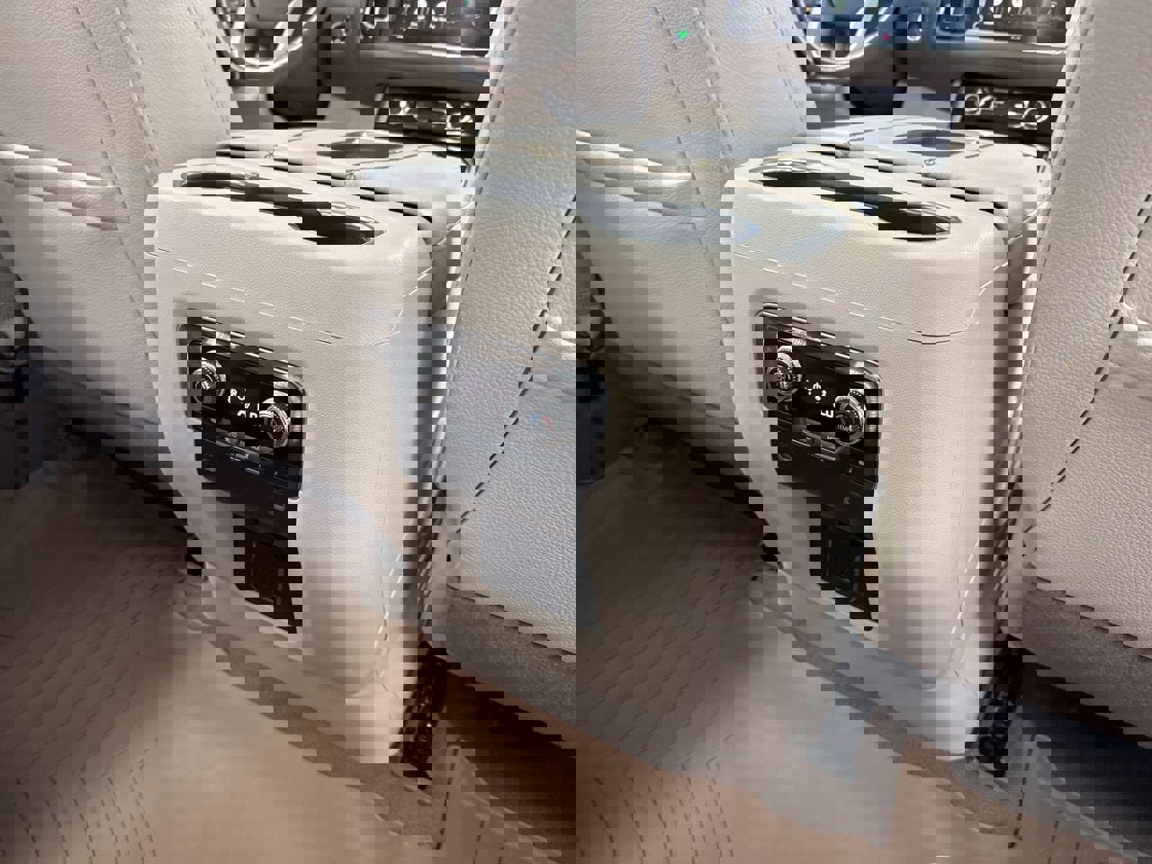 Used 2022 GMC Yukon Denali image 53