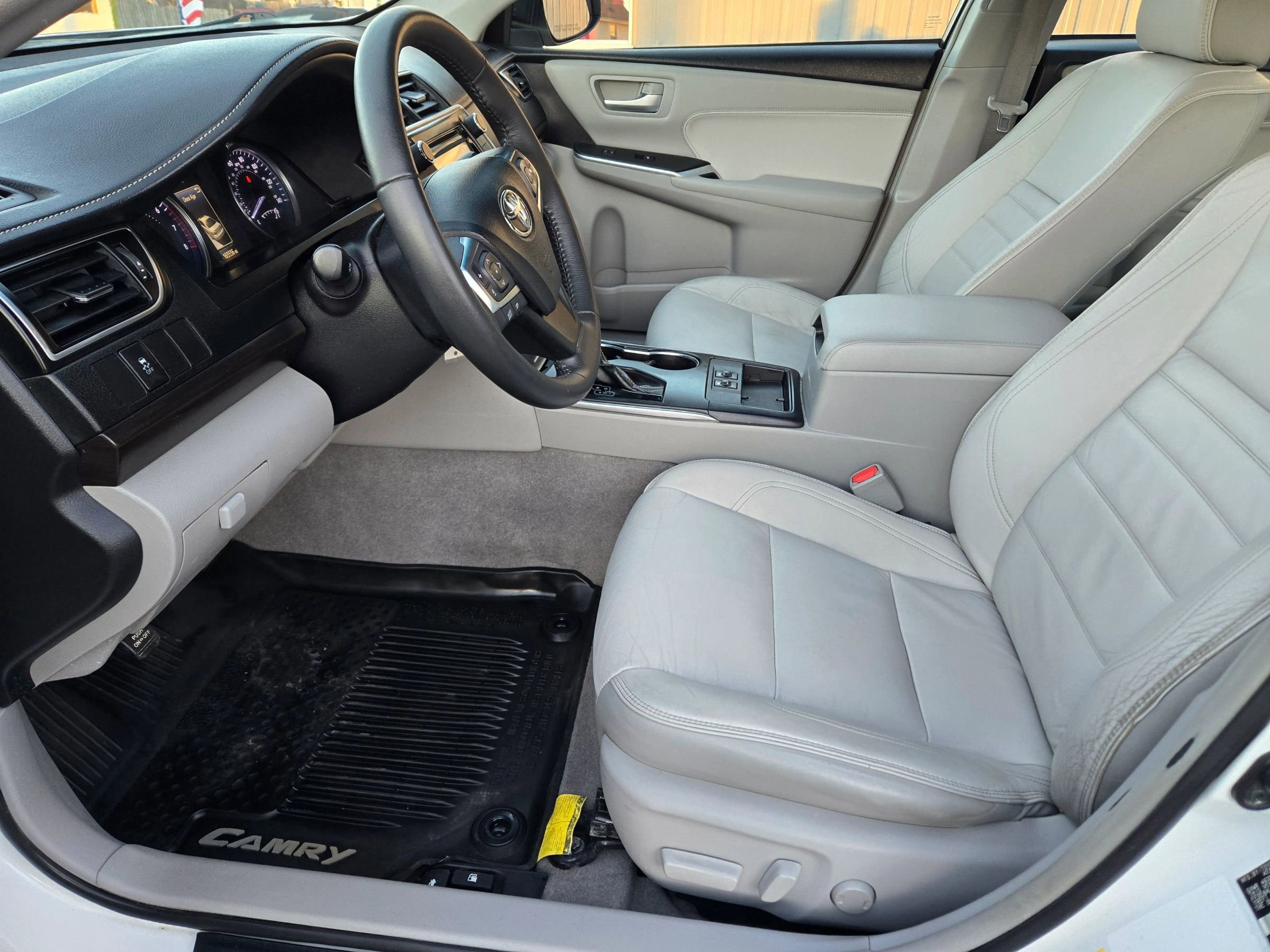 Used 2017 Toyota Camry XLE image 33