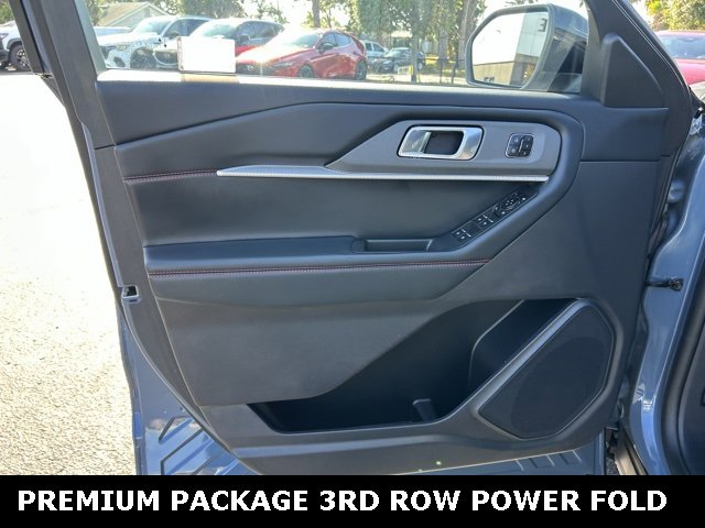 Used 2025 Ford Explorer ST-Line w/ Premium Package image 12
