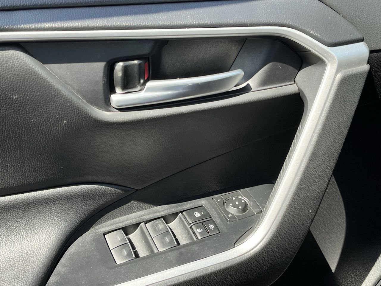 Used 2024 Toyota RAV4 XLE image 20