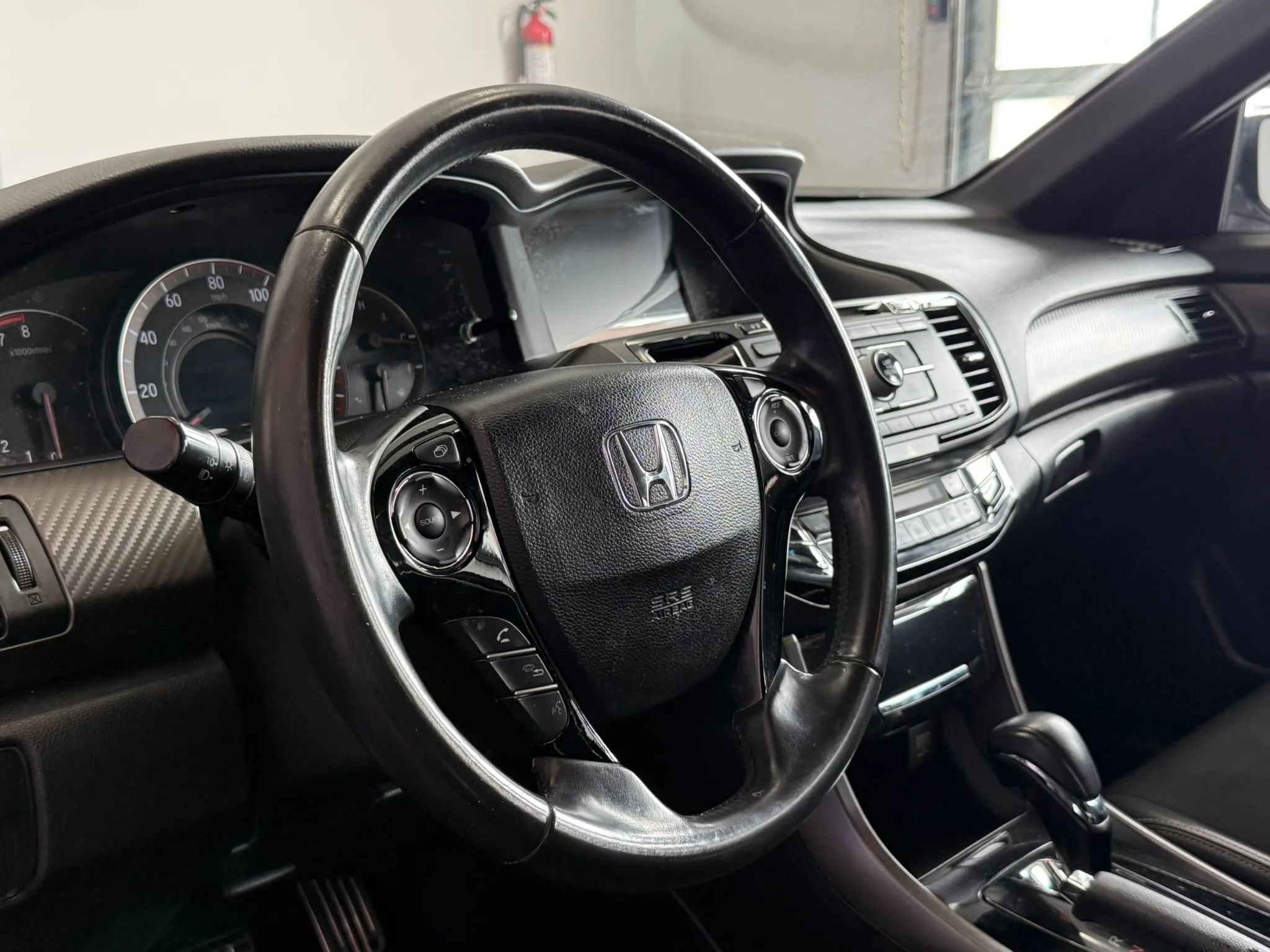 Used 2017 Honda Accord Sport image 9