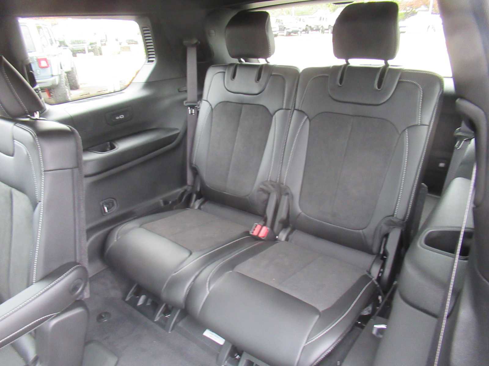 New 2025 Jeep Grand Cherokee L Altitude image 46