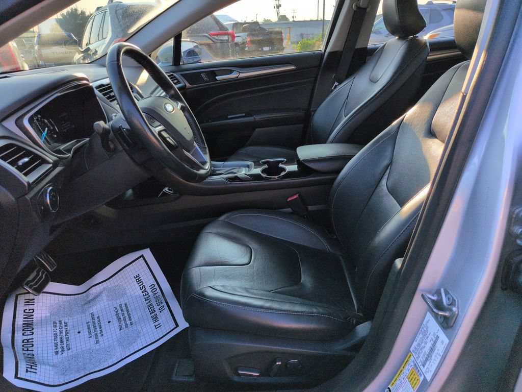 Used 2016 Ford Fusion Titanium FWD image 10