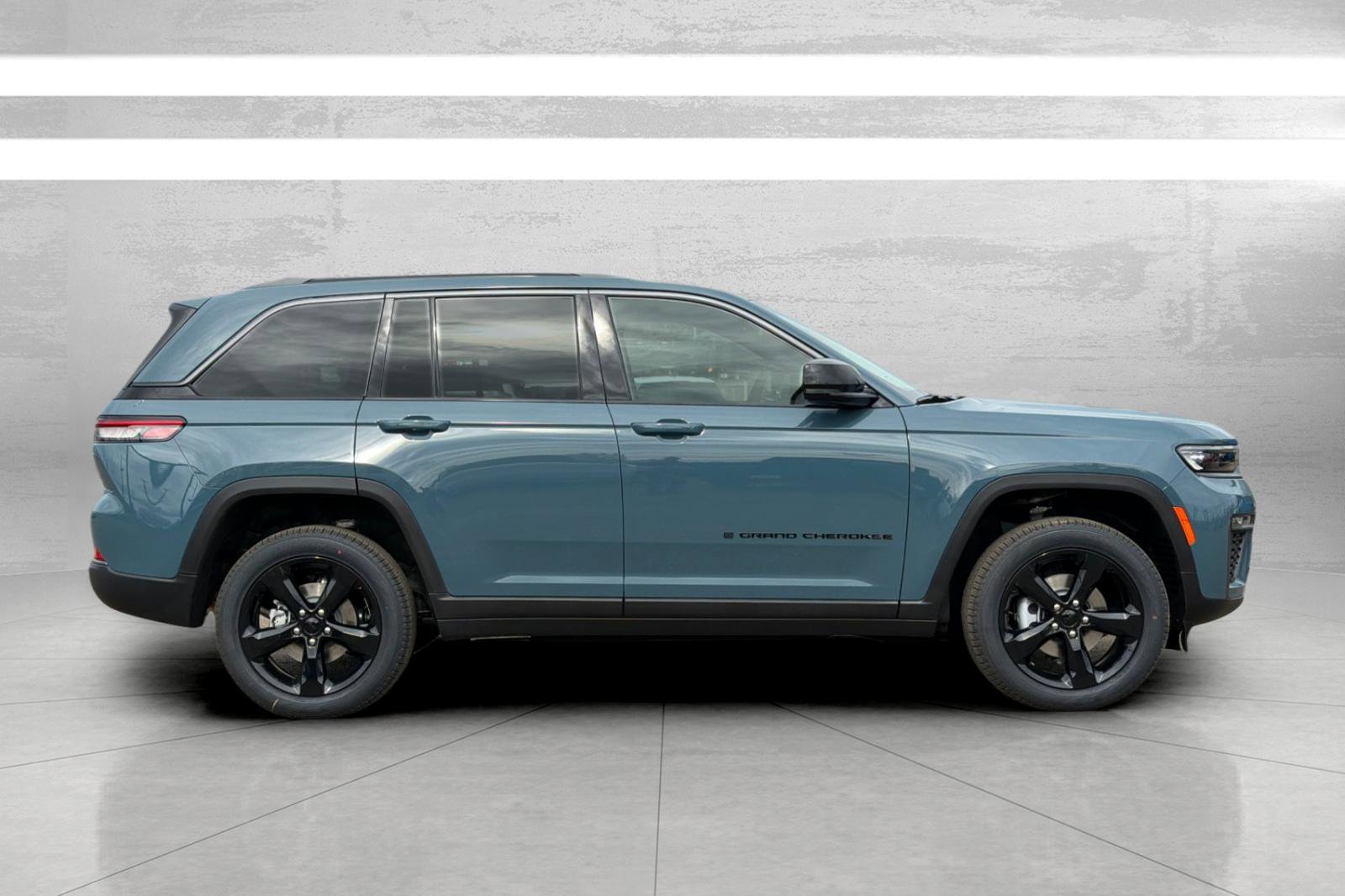 New 2026 Jeep Grand Cherokee Limited w/ Limited Altitude Package image 4