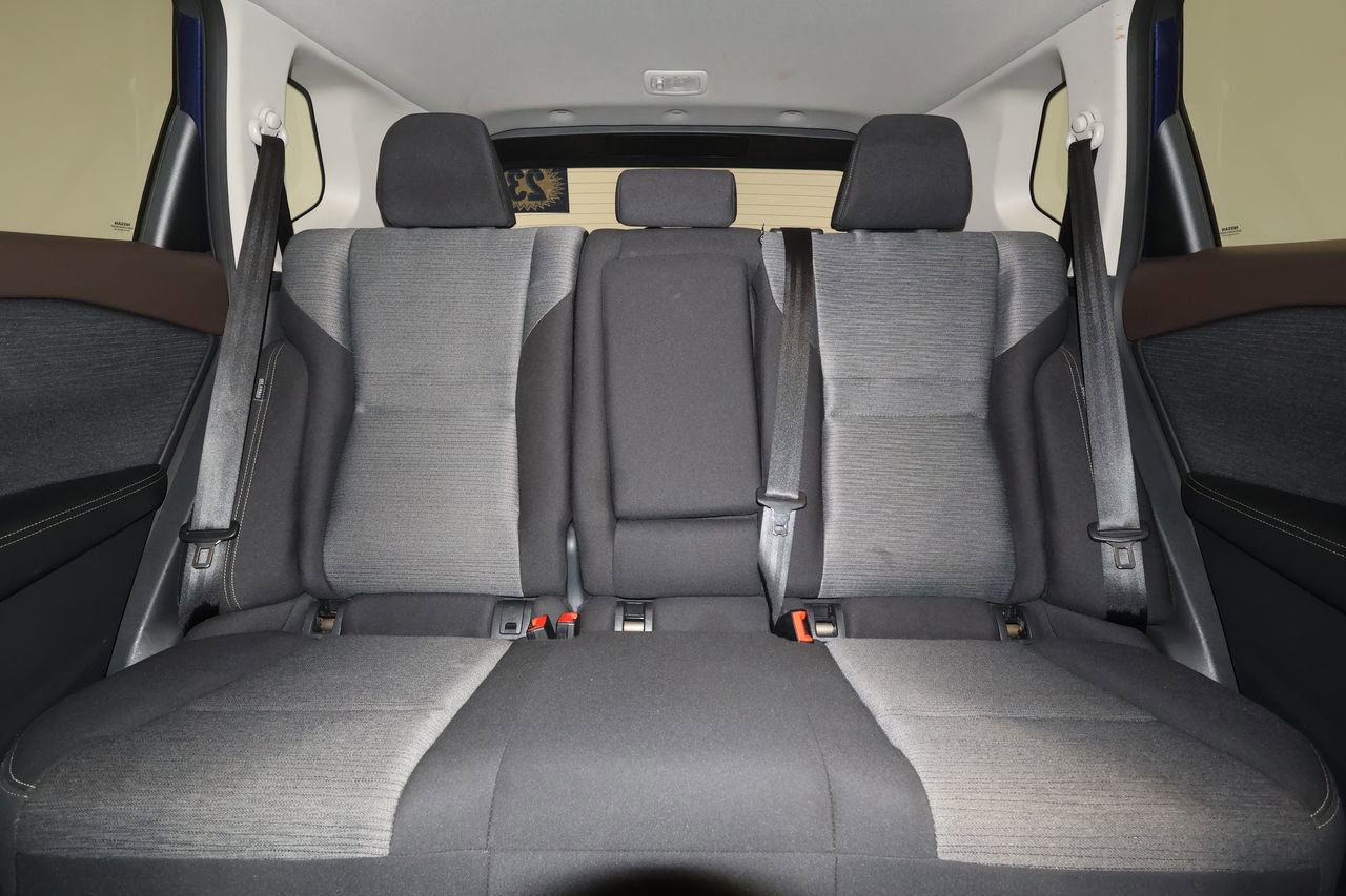 Used 2023 Nissan Rogue SV image 29