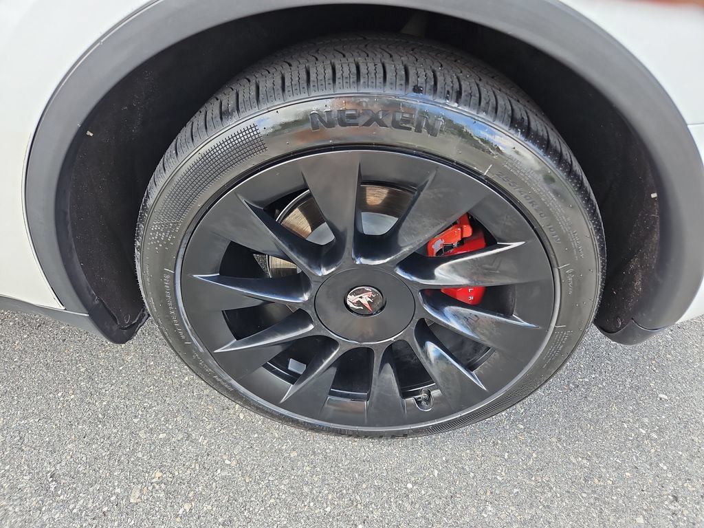 Used 2021 Tesla Model Y Long Range AWD/4WD image 30