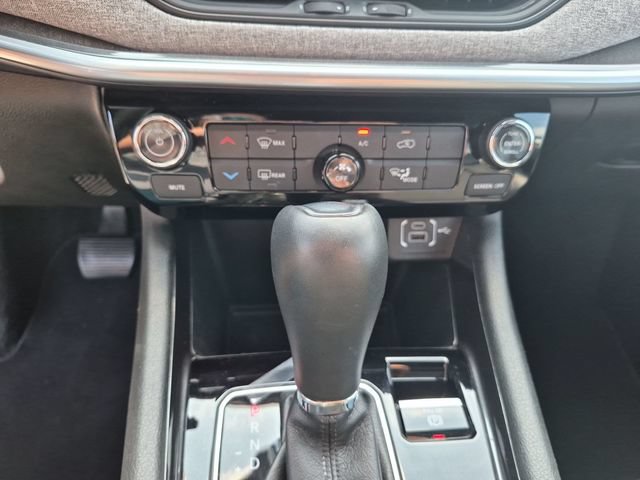 Used 2025 Jeep Compass Latitude AWD/4WD image 24