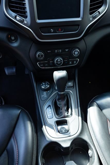 Used 2020 Jeep Cherokee Trailhawk w/ Cold Weather Group image 30