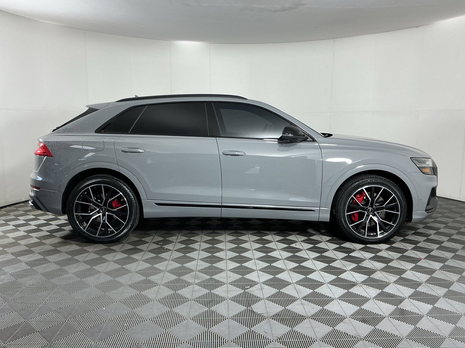 Used 2022 Audi SQ8 Prestige AWD/4WD image 9