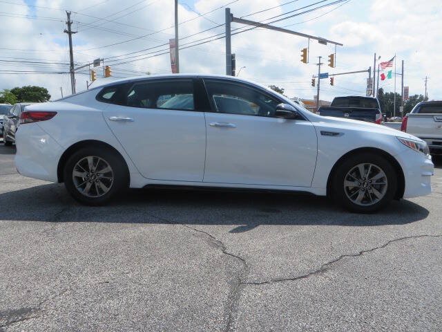 Used 2017 Kia Optima LX w/ Value Package FWD image 6