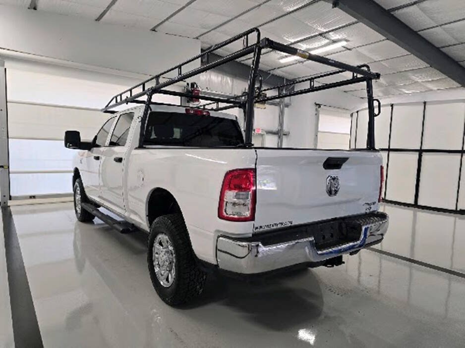 Used 2024 RAM 2500 Tradesman w/ Chrome Appearance Group AWD/4WD image 5