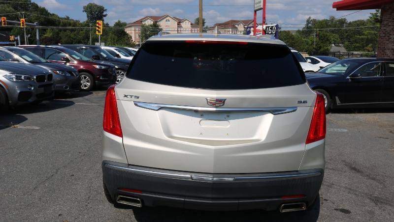 Used 2017 Cadillac XT5 Luxury w/ Driver Awareness Package FWD image 7