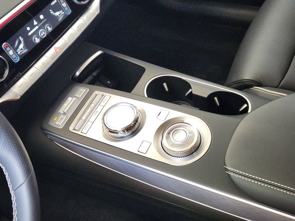 Used 2023 Genesis Electrified GV70 Advanced image 19