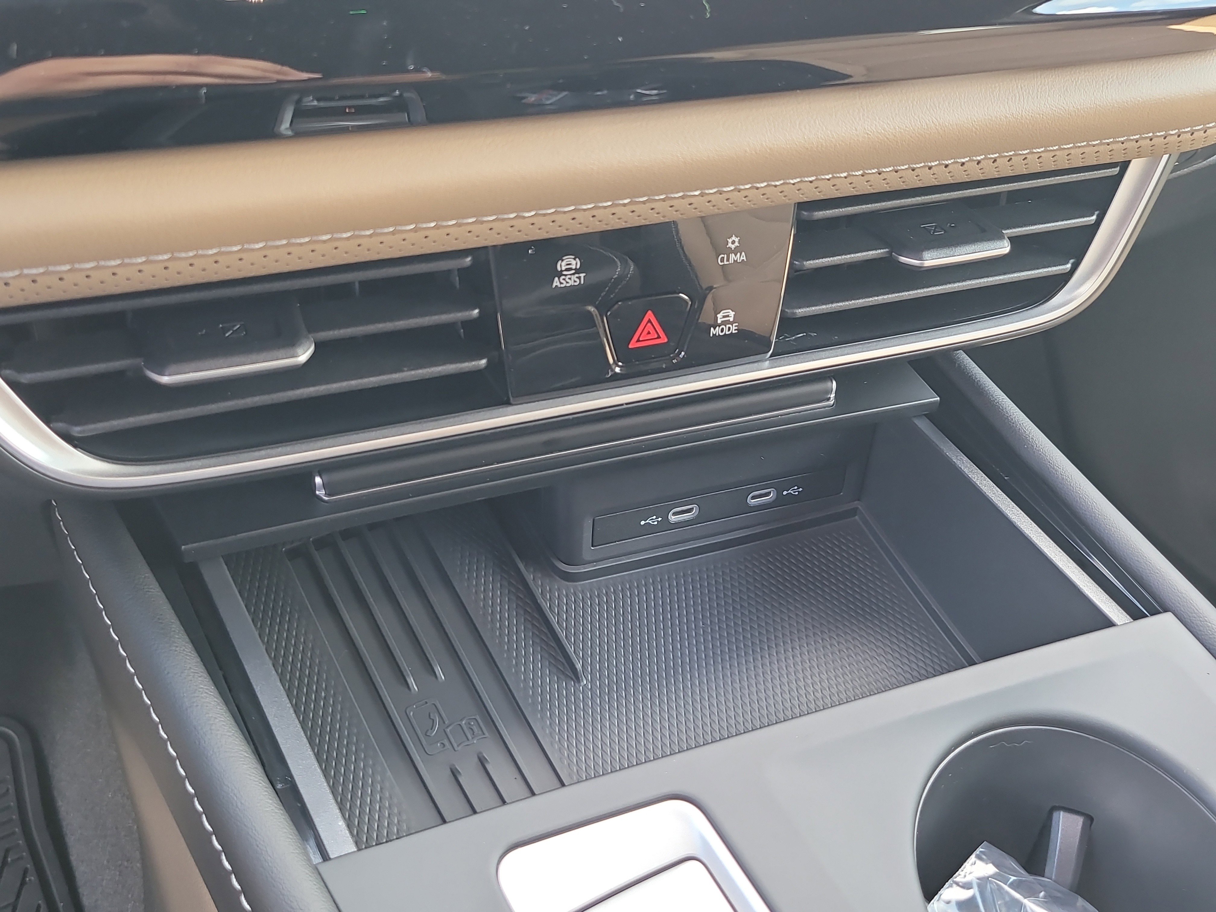 New 2026 Volkswagen Atlas Cross Sport SE image 24