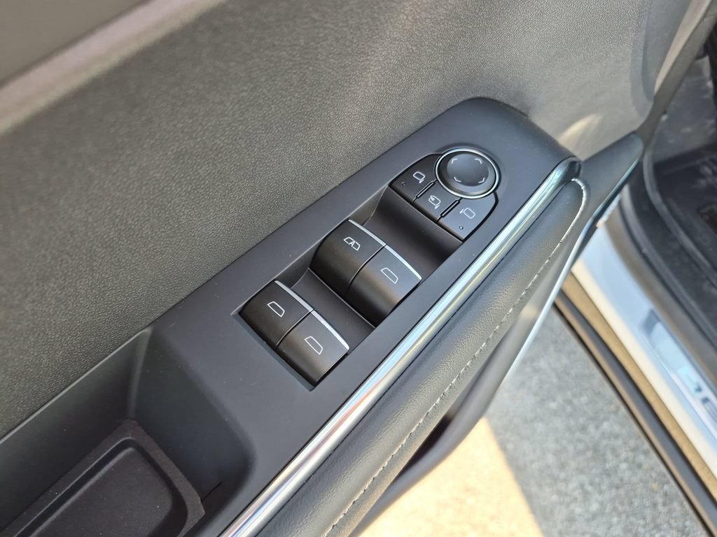 New 2027 GMC Acadia Denali w/ LPO, Floor Liner Package FWD image 18