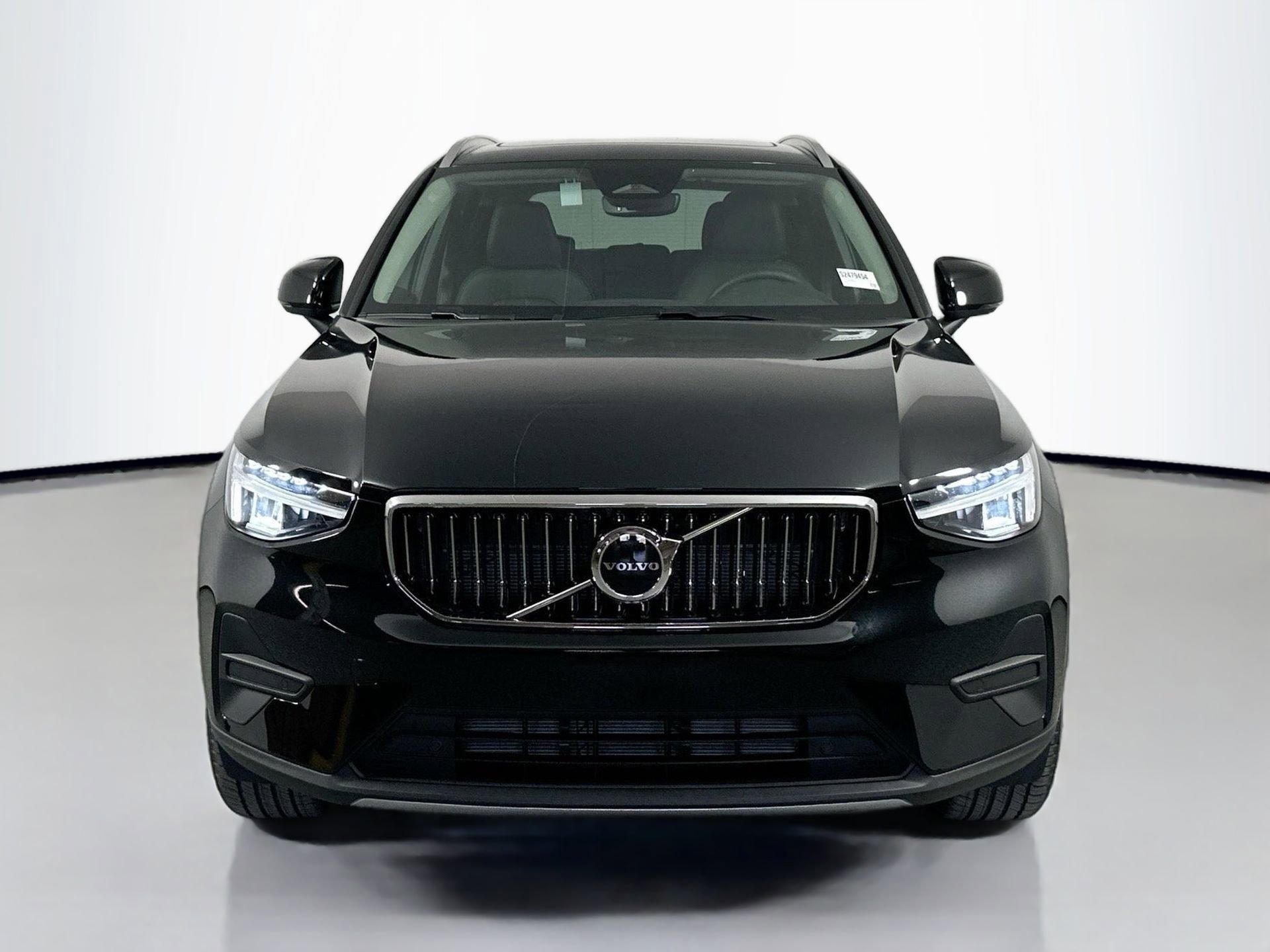 New 2025 Volvo XC40 B5 Core w/ Protection Package Premier image 2
