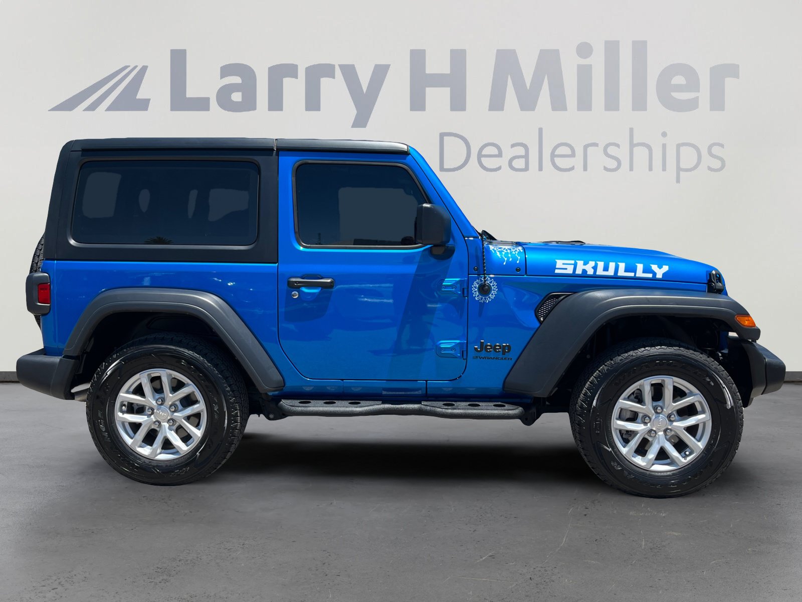 Used 2023 Jeep Wrangler Sport AWD/4WD image 6