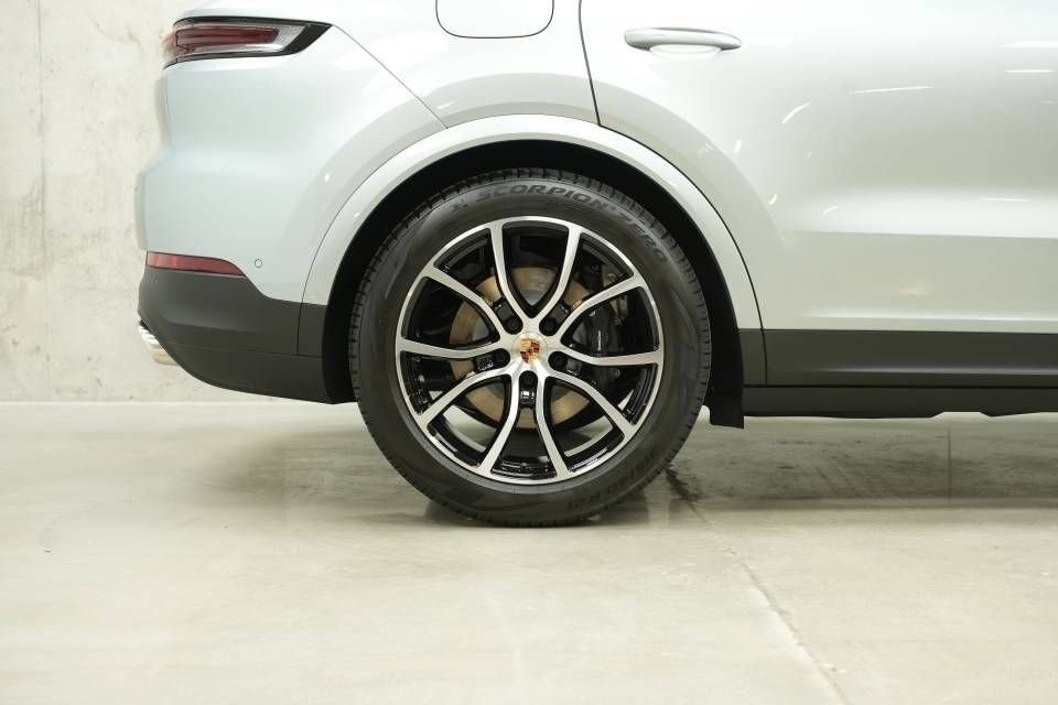 New 2026 Porsche Cayenne image 38