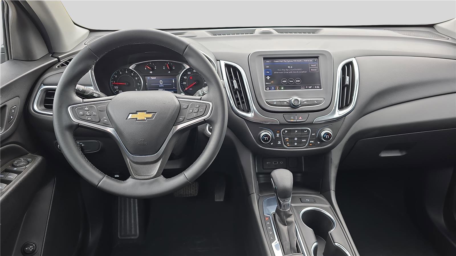 Used 2023 Chevrolet Equinox LT FWD image 9