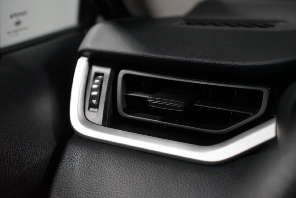 Certified 2025 Toyota RAV4 XLE FWD image 25