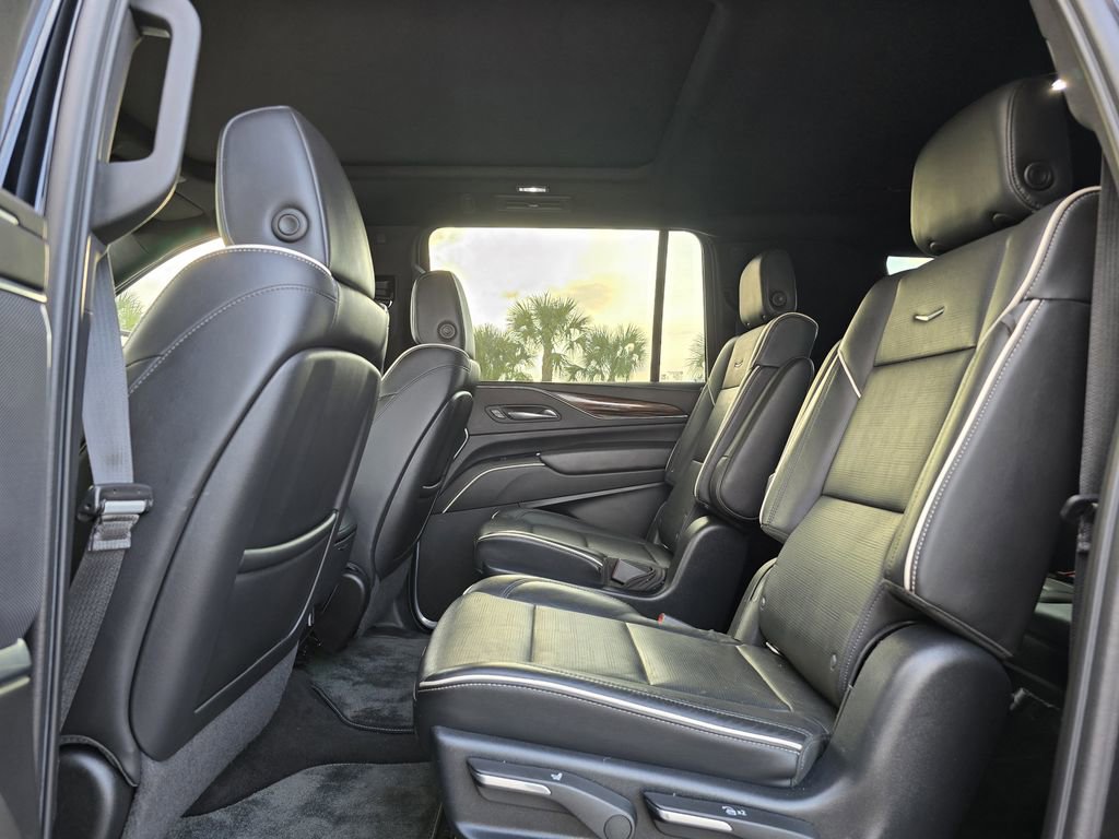 Used 2022 Cadillac Escalade ESV Premium Luxury image 20