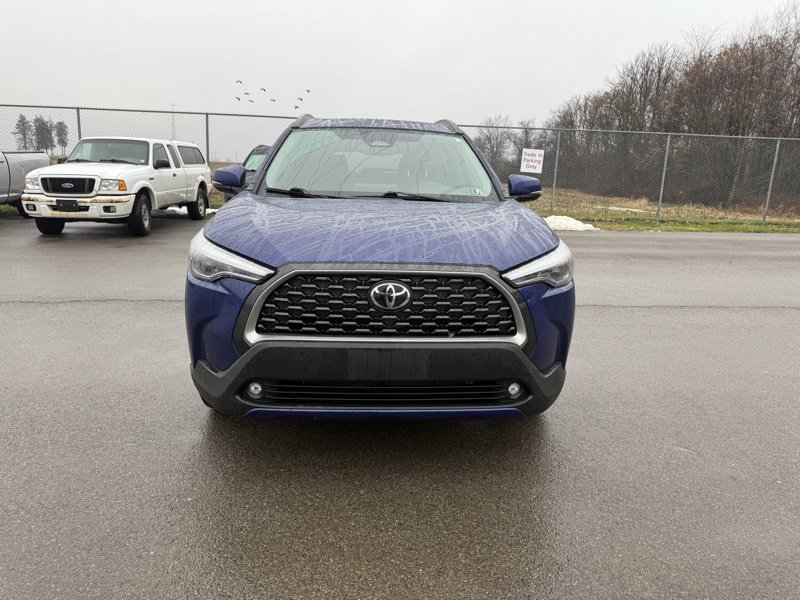 Used 2024 Toyota Corolla Cross XLE video 2