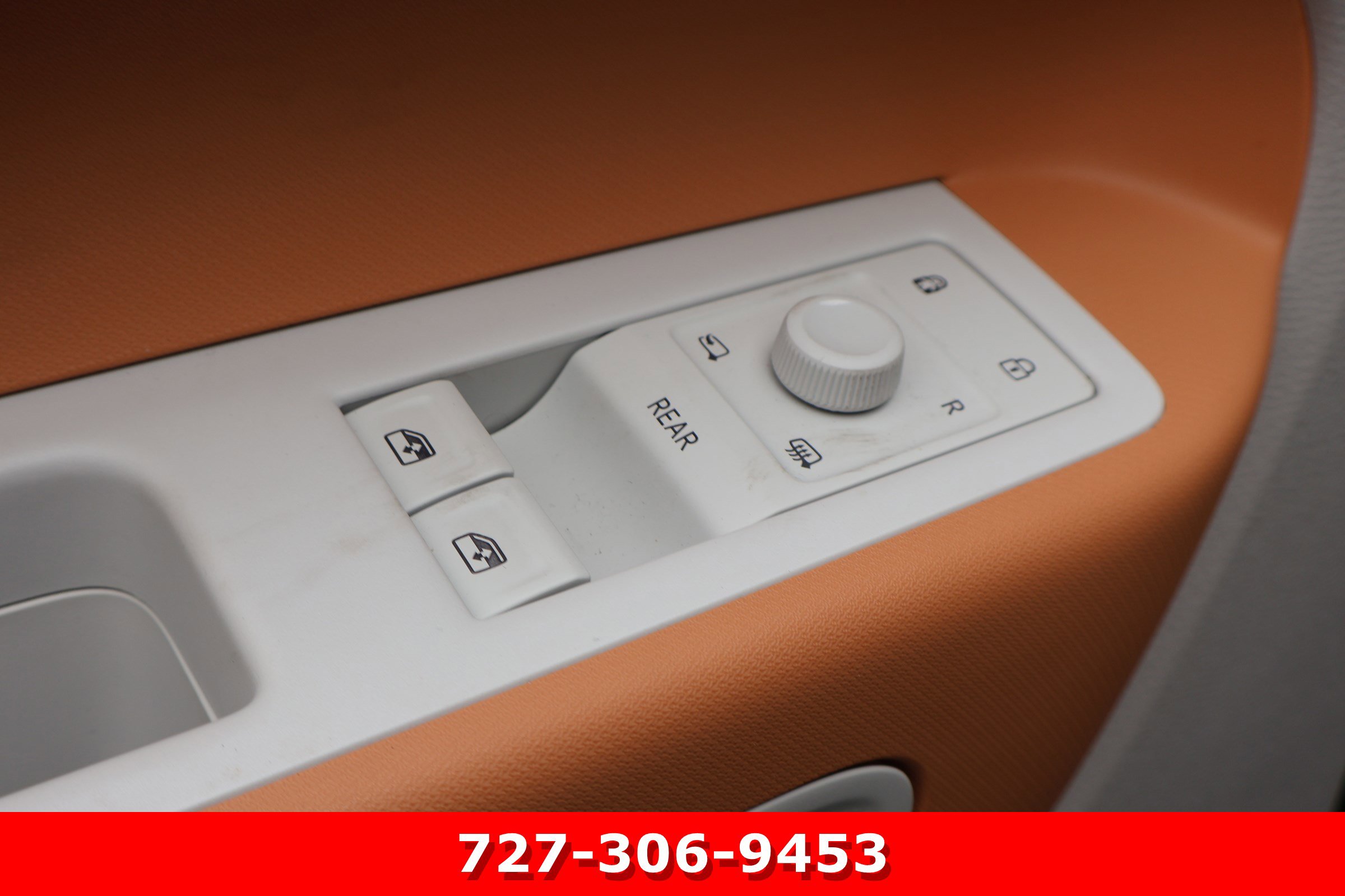 Used 2025 Volkswagen ID. Buzz 1st Edition image 15