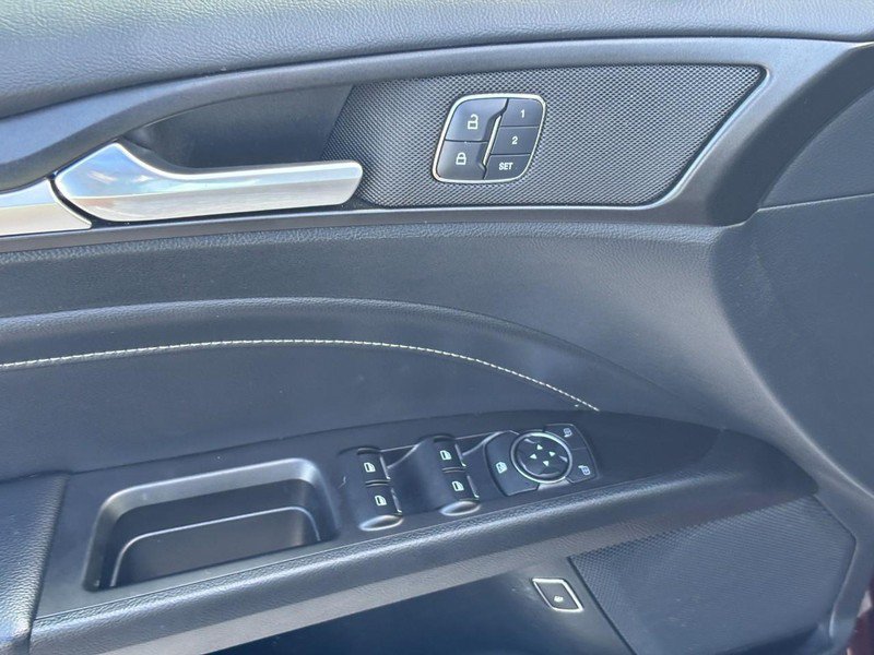 Used 2017 Ford Fusion Energi Titanium FWD image 18