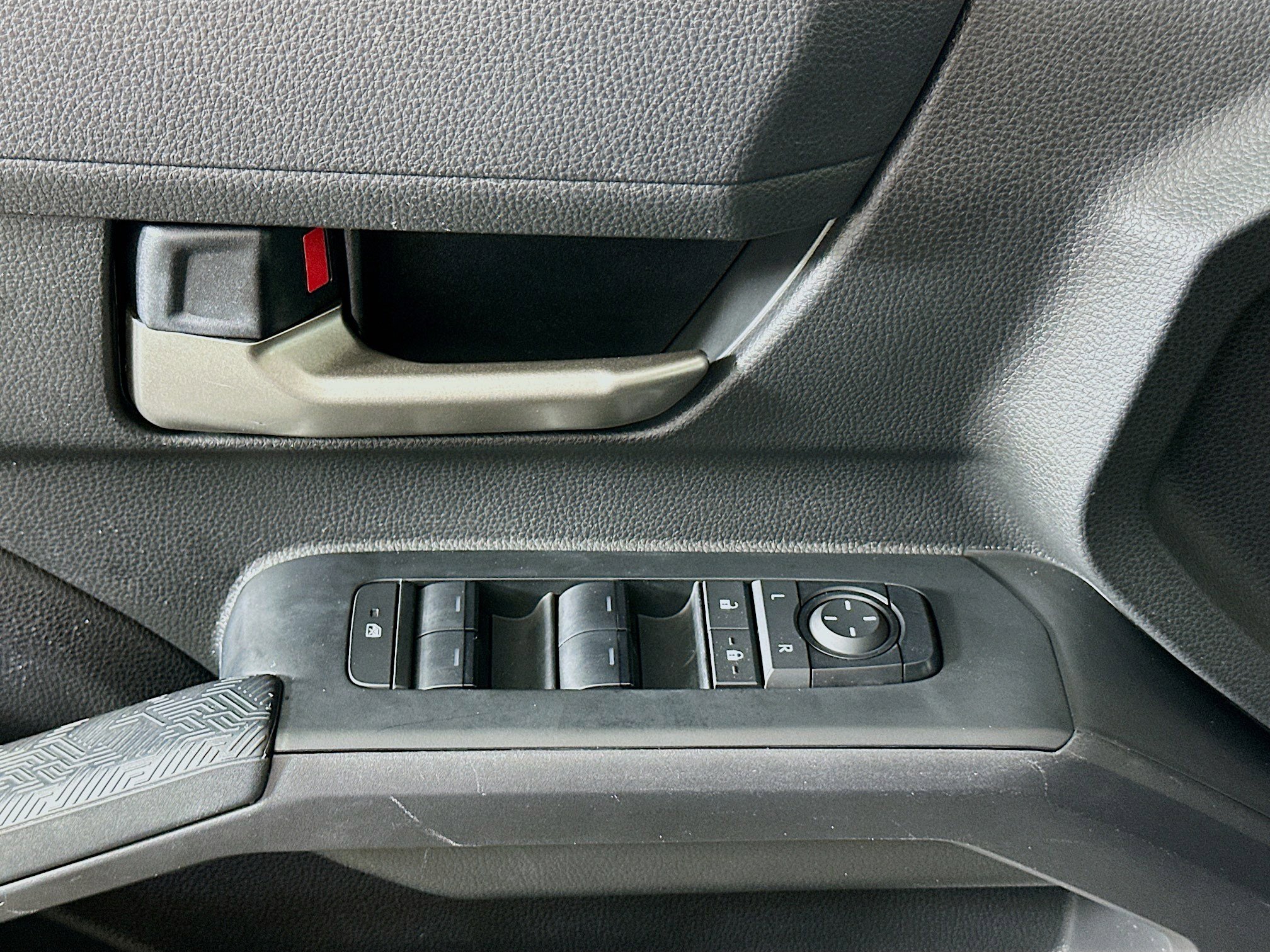 Used 2025 Toyota Tacoma TRD Off-Road AWD/4WD image 15