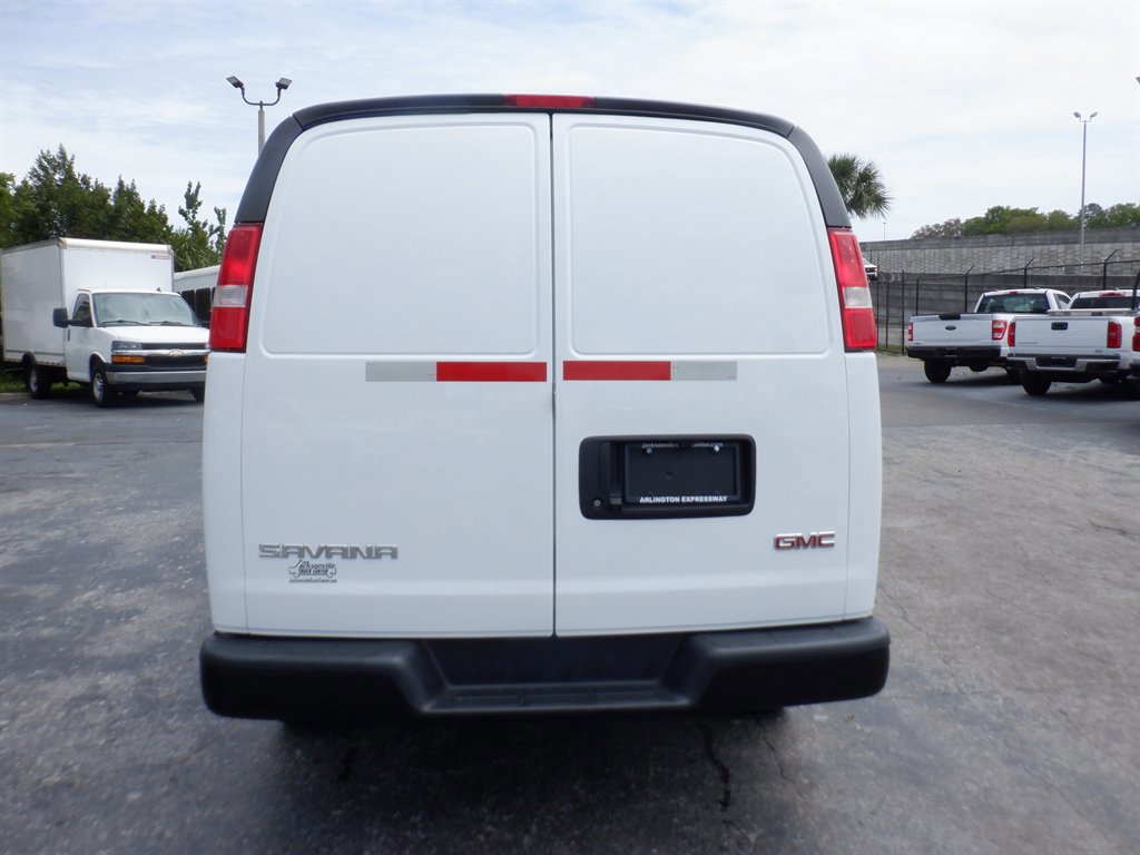Used 2023 GMC Savana 2500 w/ Driver Convenience Package image 4