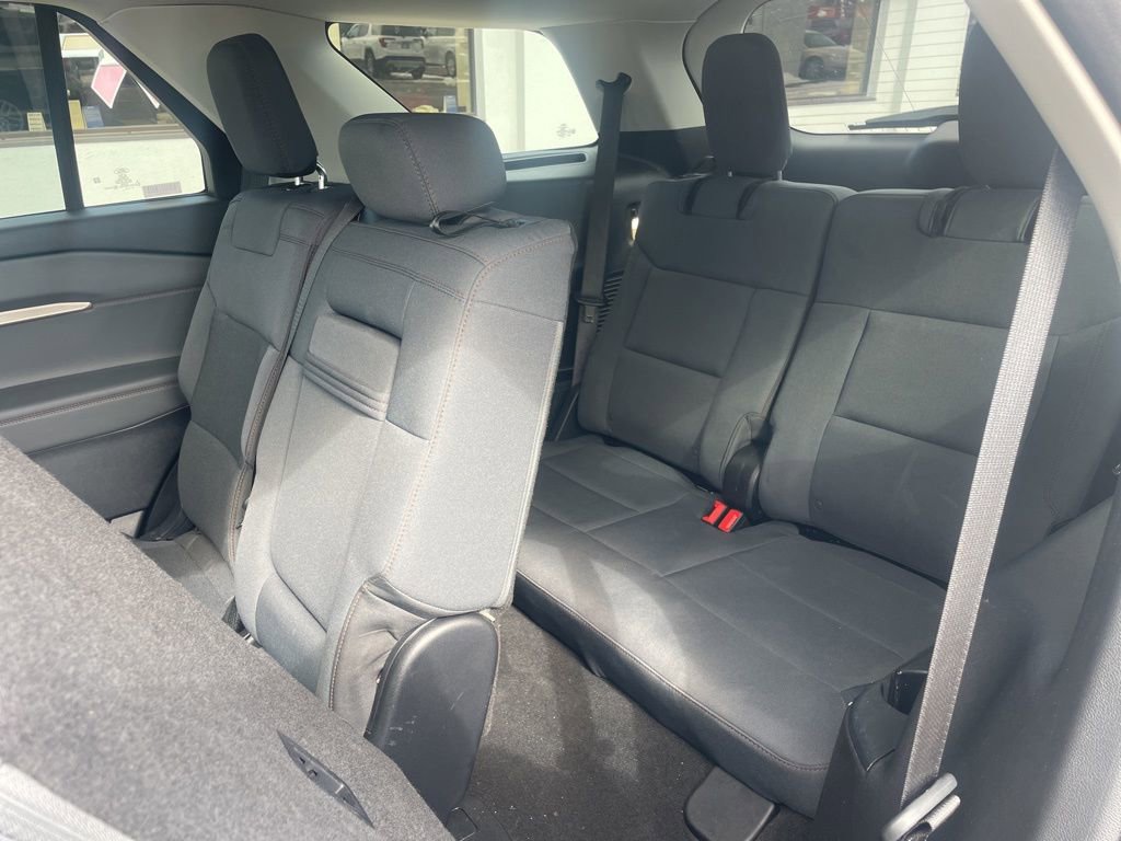 Used 2025 Ford Explorer Active image 31