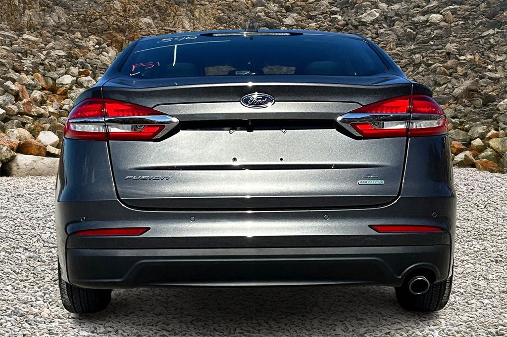 Used 2019 Ford Fusion SE image 4