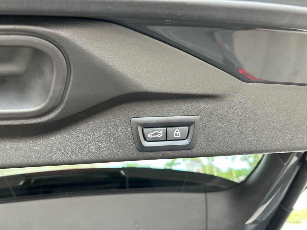 Used 2021 BMW X5 M50i w/ Executive Package image 44