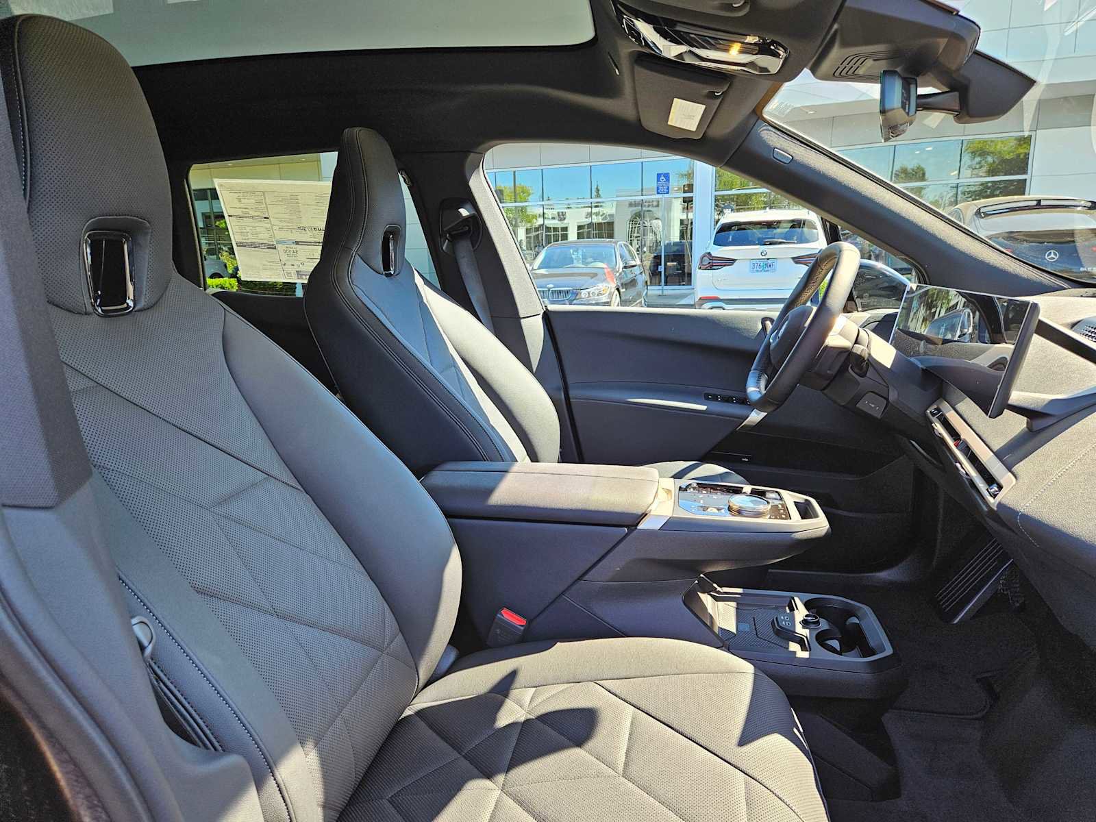 Used 2025 BMW iX xDrive50 image 10