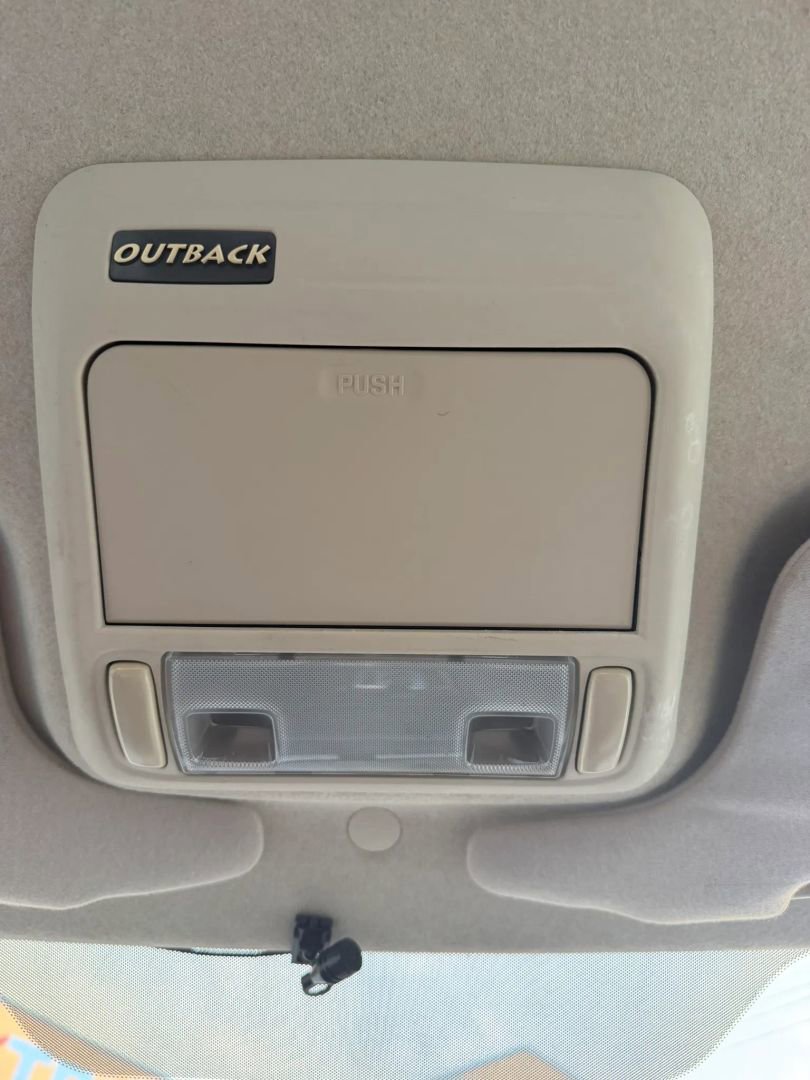 Used 2004 Subaru Outback Wagon AWD/4WD image 25