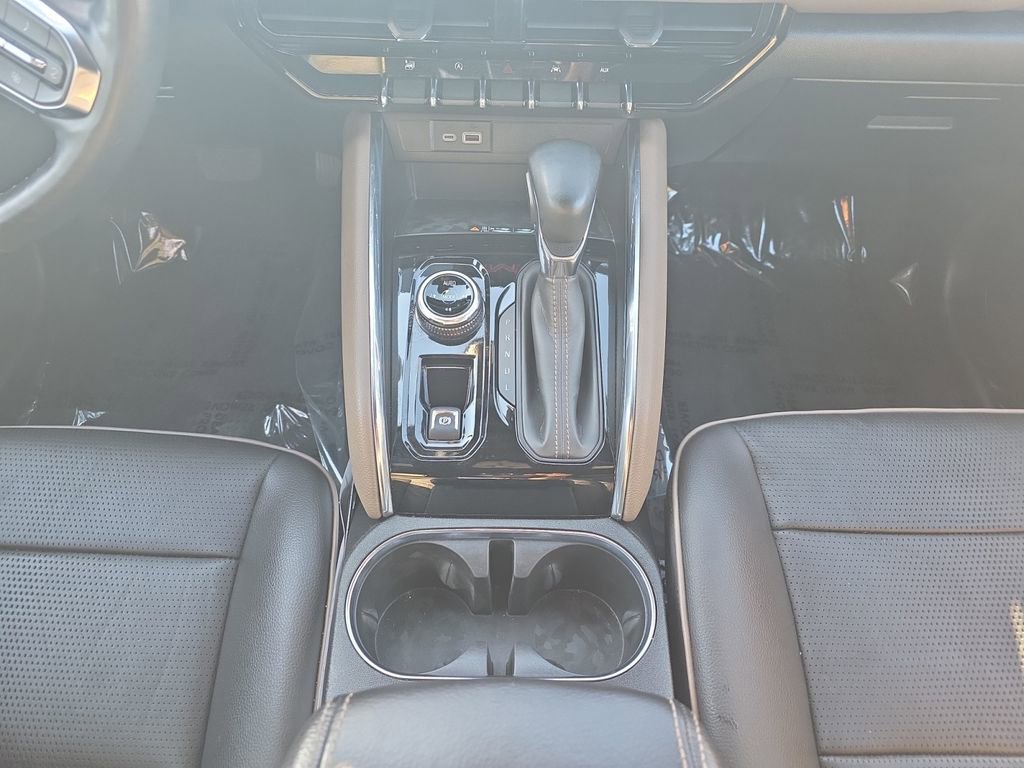 Used 2023 GMC Canyon Denali image 13