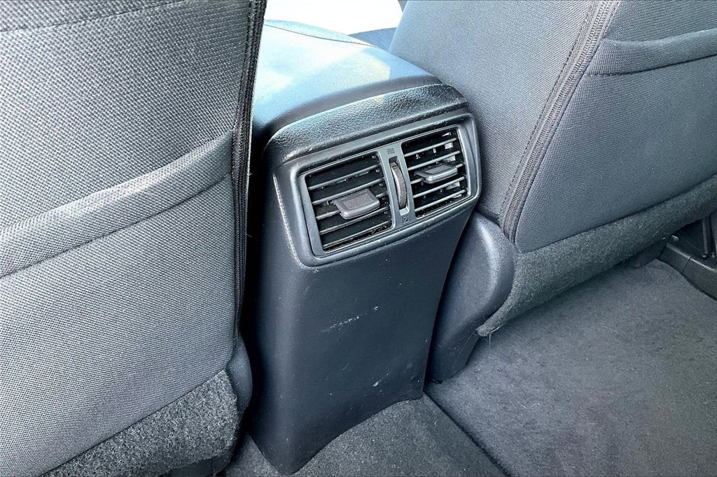 Used 2019 Nissan Rogue SV image 33