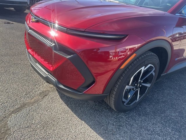 New 2026 Chevrolet Equinox EV LT image 9