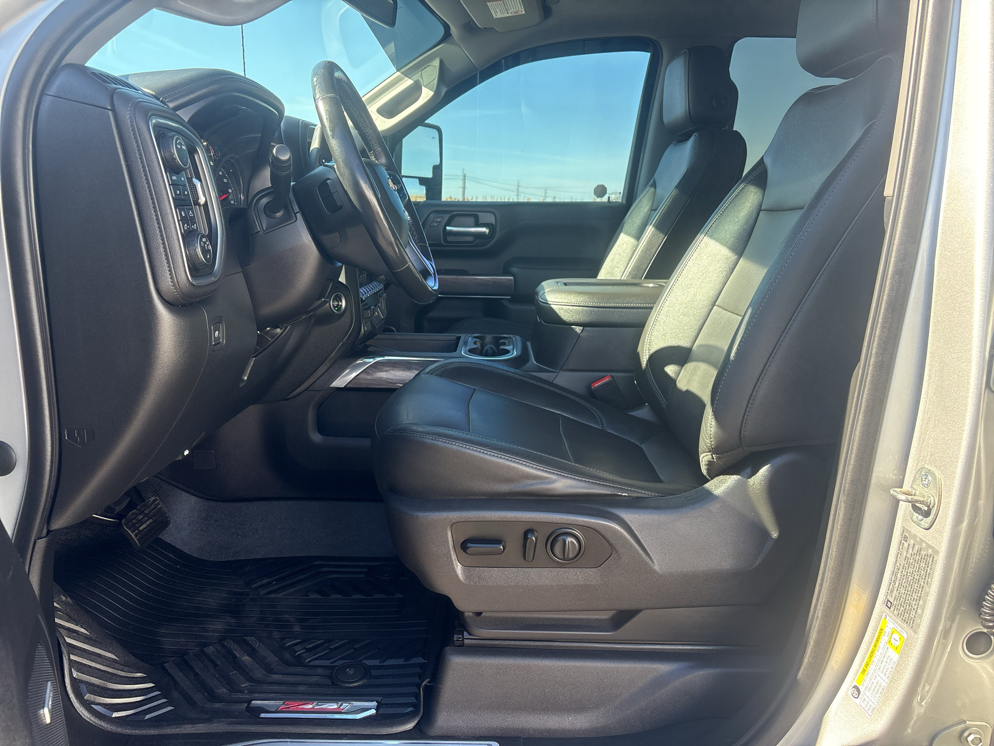 Used 2020 Chevrolet Silverado 2500 LTZ w/ LTZ Plus Package AWD/4WD image 9