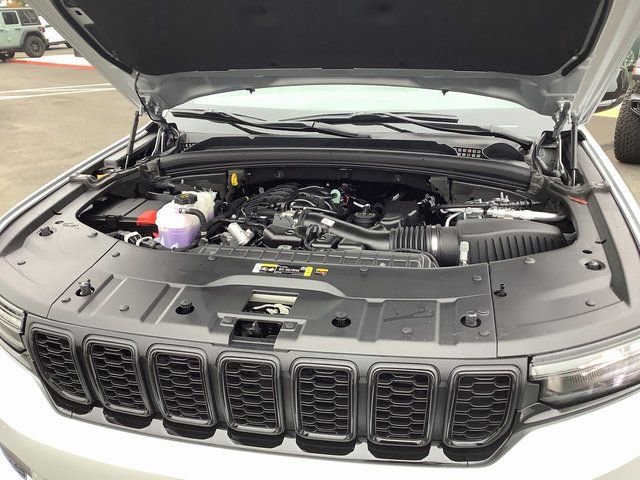New 2025 Jeep Grand Cherokee Altitude image 43