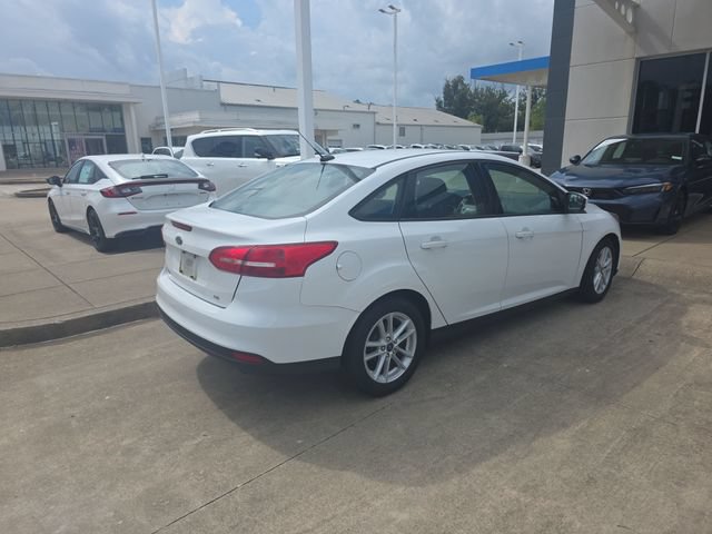 Used 2018 Ford Focus SE FWD image 4