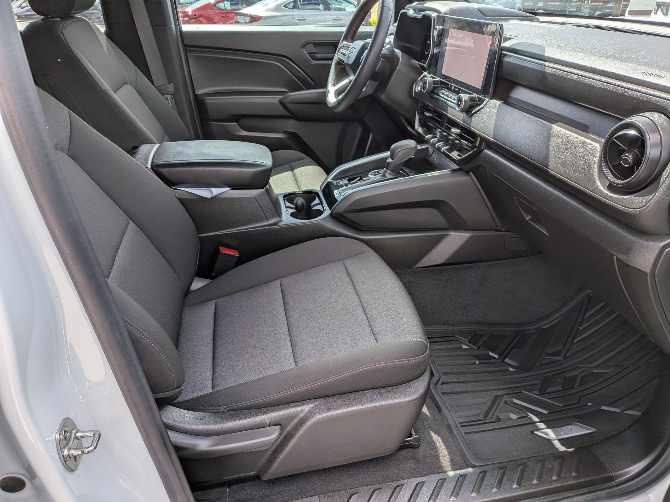 Used 2025 Chevrolet Colorado W/T w/ WT Convenience Package II image 31